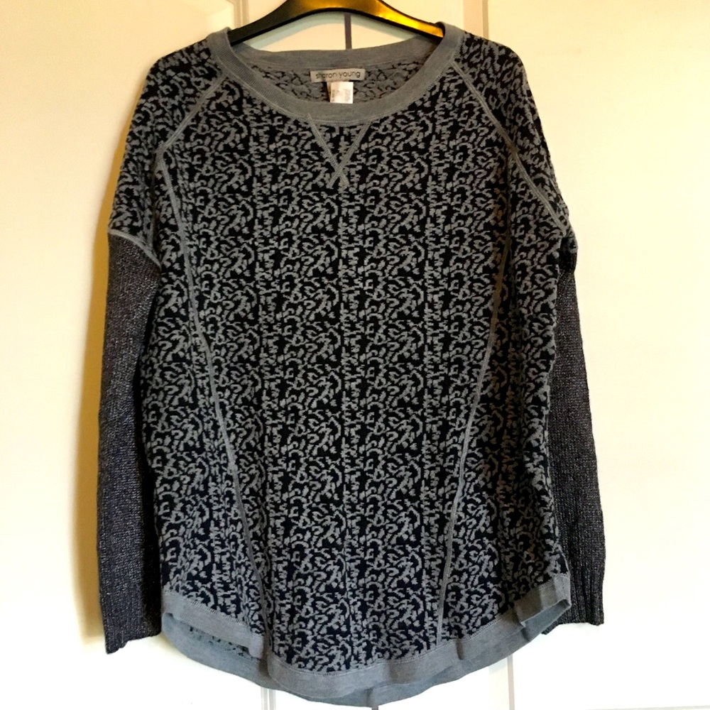 Sharon Young Women’s Gray & Black Scoop Neck Sweater in Size Small, NEW